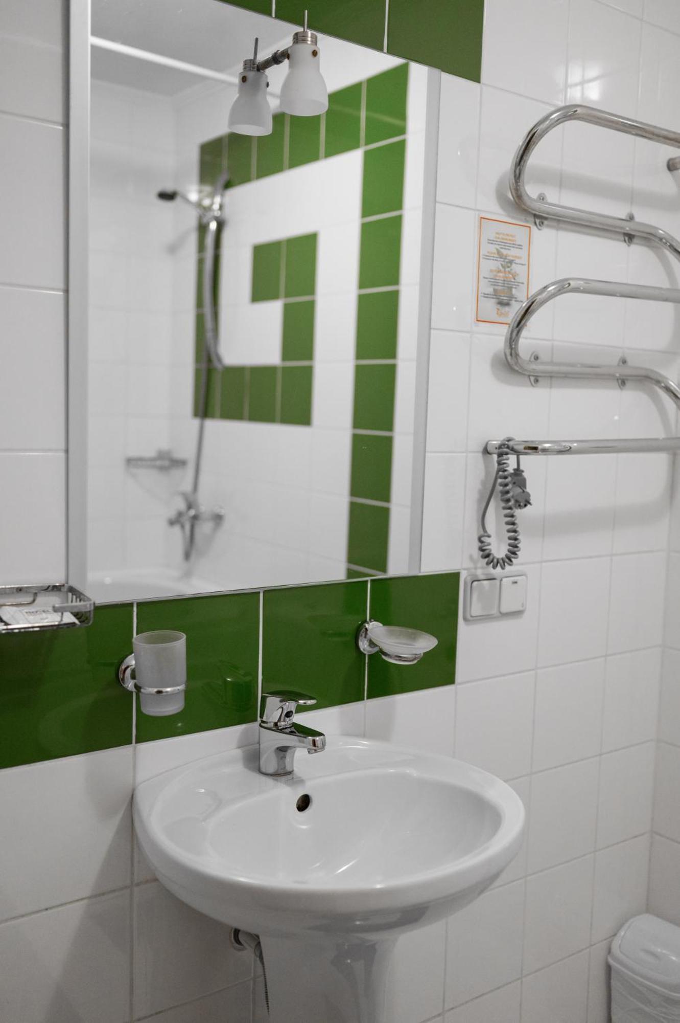 7 Days Hotel Kamyanets-Podilskyi Esterno foto